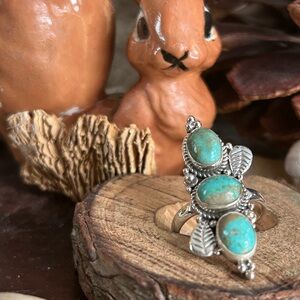 925 Sterling lovely triple turquoise ring